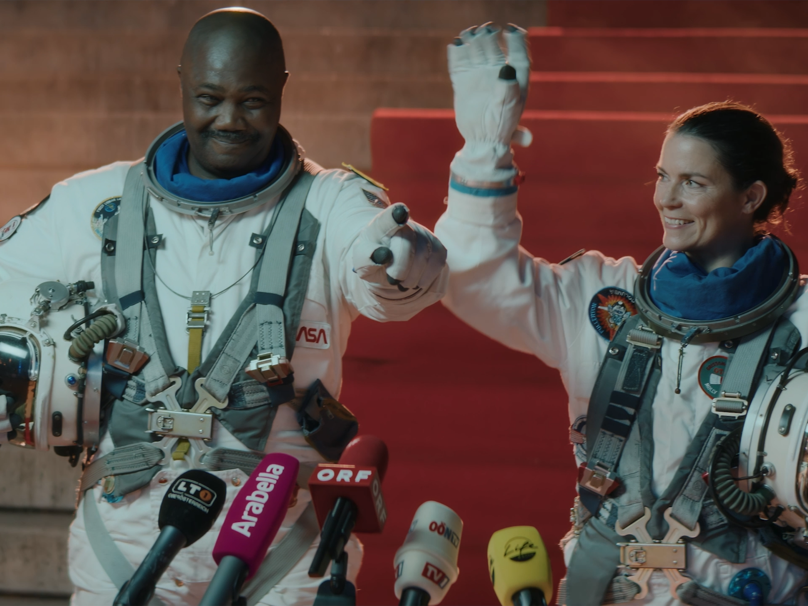 Planet_Linz_Film_astronauts